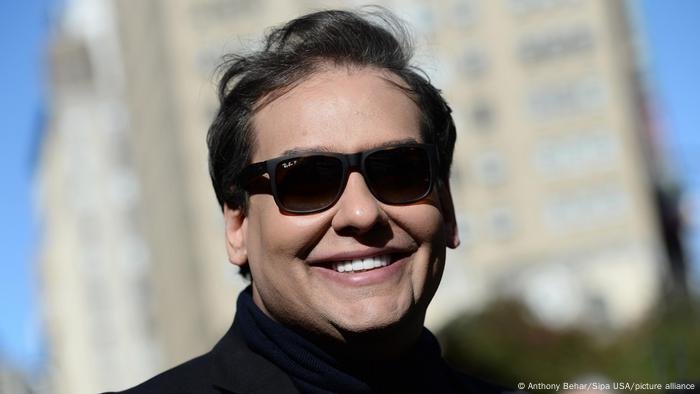 Trump manda soltar George Santos, ex-deputado condenado por fraude