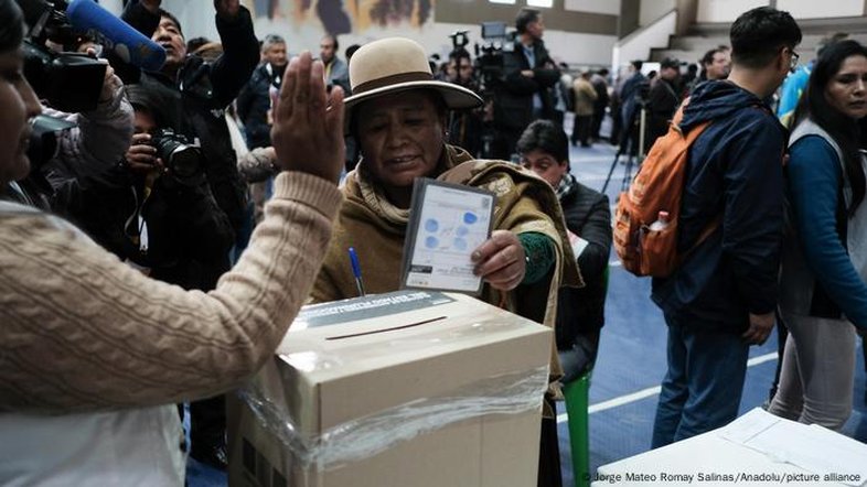 Bolivianos votam neste domingo em segundo turno inédito