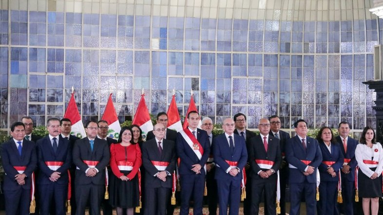 Presidente de Peru nomeia general linha-dura para liderar combate ao crime