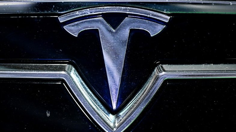 Tesla lança versões mais econômicas do Model 3 e do Model Y