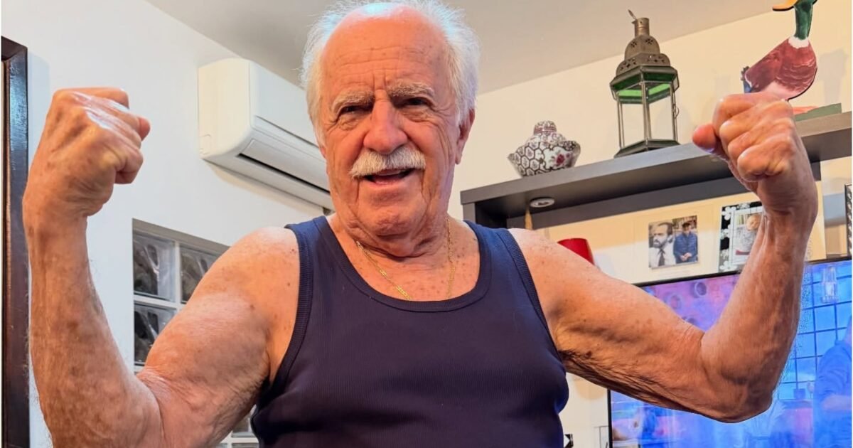 Ary Fontoura comemora resultado dos treinos, aos 92 anos: ‘O velhinho tá bonitão!’