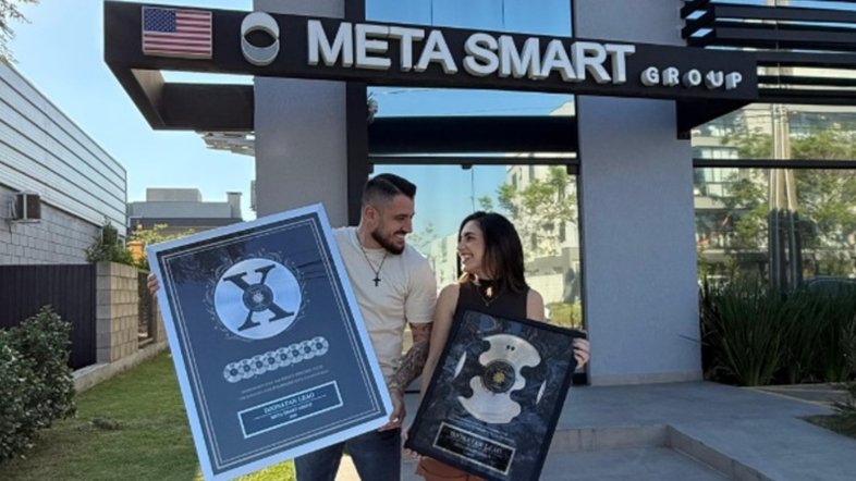 Brasileiros transformam crise em projeto sobre renda digital em dólar