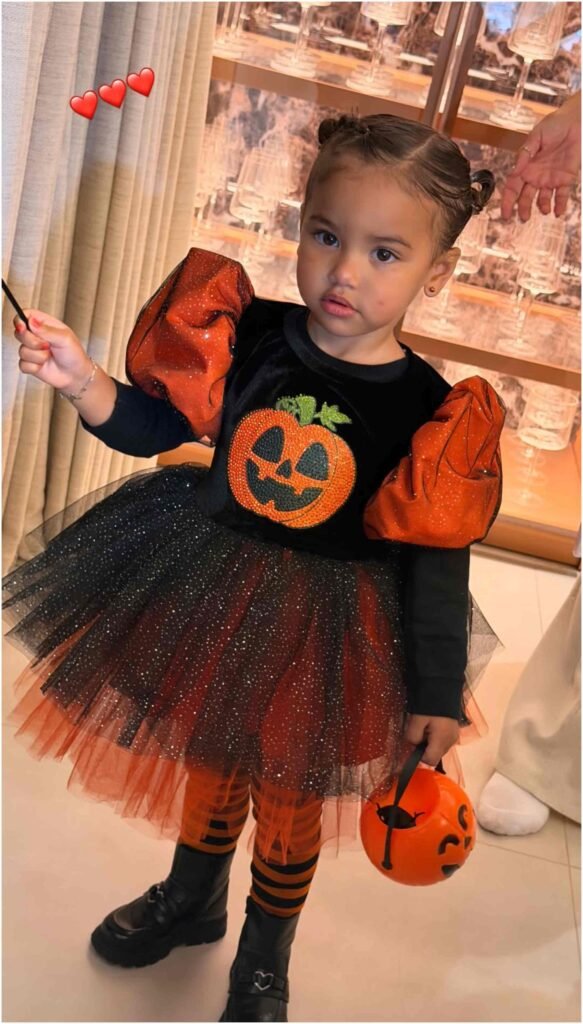 Bruna Biancardi compartilha clique de Mavie com look para Halloween