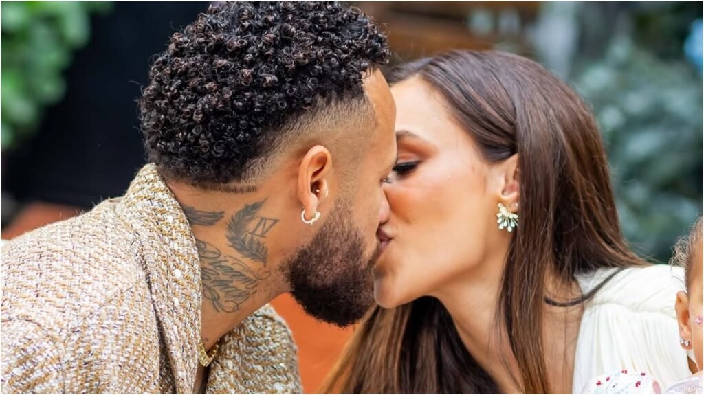 Sem crise? Bruna Biancardi curte domingo na piscina com Neymar e as filhas