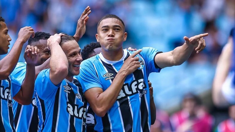 @lucasuebel | Grêmio FBPA