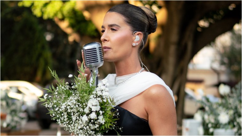 Cantora Hana Pickler dá tom de emoção a cerimônia de luxo em SP