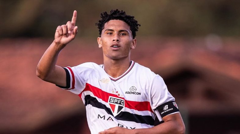 O lateral-direito Ângelo Candido, do São Paulo