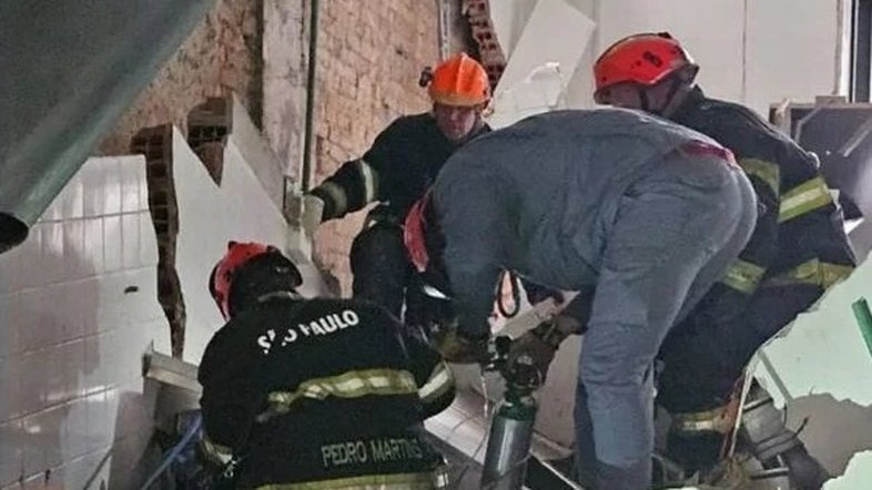 Desabamento em SP: restaurante estava com alvará regular, diz capitão dos bombeiros