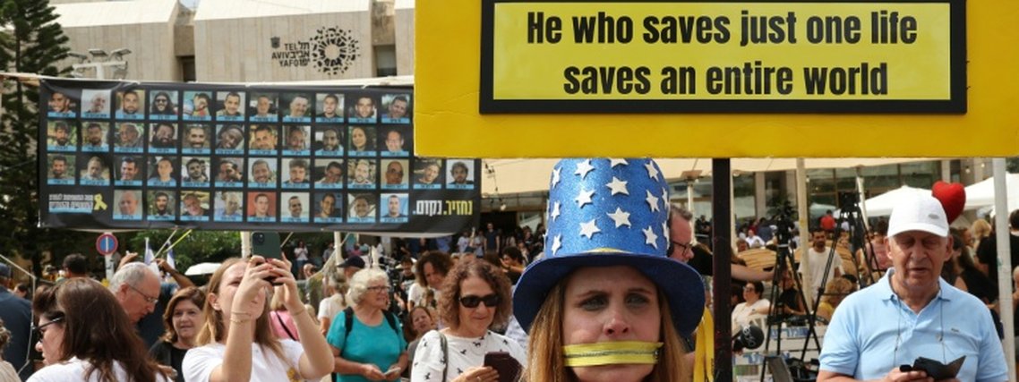 'Eles estão voltando', comemoram israelenses em Tel Aviv após anúncio de acordo em Gaza