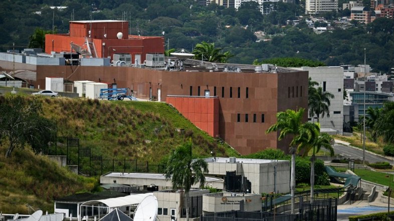 Venezuela alerta EUA sobre plano para plantar explosivos em embaixada americana
