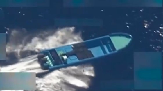 EUA atacam embarcação suspeita de tráfico perto da América do Sul; assista