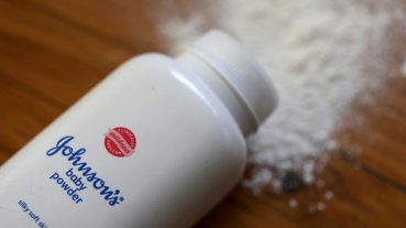 Johnson & Johnson é processada no Reino Unido por talcos suspeitos de causar câncer