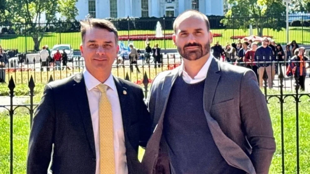 A missão de Flávio Bolsonaro em viagem aos EUA