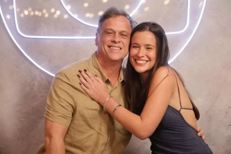Famosos gravam vinheta de fim de ano na Globo com familiares; confira as fotos