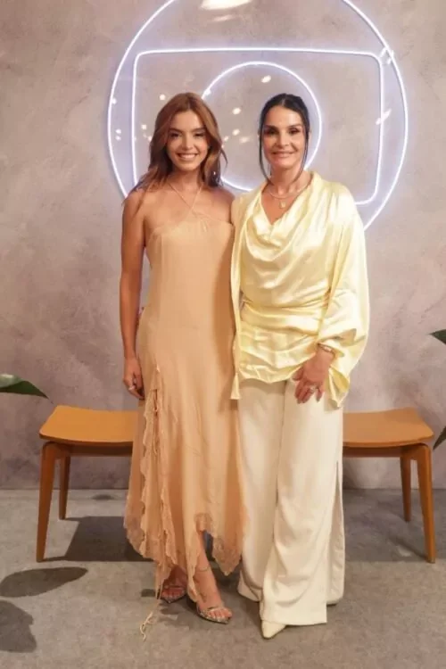 Famosos gravam vinheta de fim de ano na Globo com familiares; confira as fotos