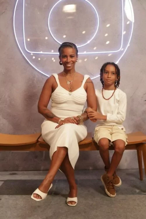 Famosos gravam vinheta de fim de ano na Globo com familiares; confira as fotos