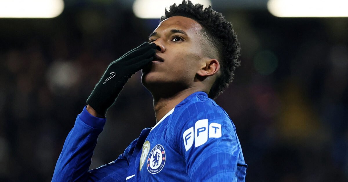 Estêvão brilha e Chelsea avança na Copa da Inglaterra