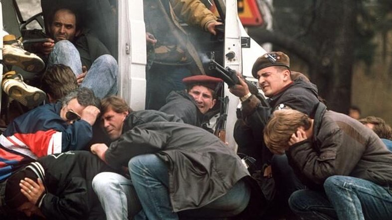 'Safári humano': Justiça investiga 'turismo de snipers' durante a guerra da Bósnia