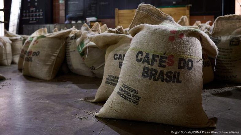 Denúncia liga trabalho escravo ao café de Nestlé e Starbucks
