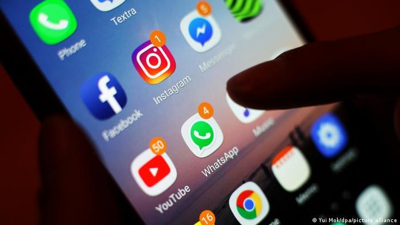 Dinamarca vai proibir uso de redes sociais por menores de 15 anos
