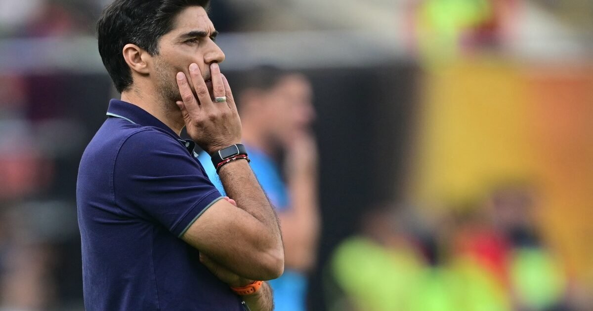 Abel Ferreira demonstra pessimismo quanto à condição física de Vitor Roque