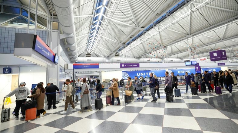 Mais de 1.200 voos são cancelados nos EUA por fechamento do governo federal