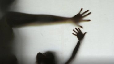 Imagem ilustrativa de violência: projeto cria entraves para acesso ao aborto legal