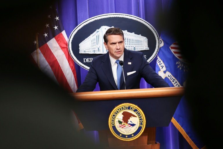 Procurador-geral interino impulsiona desejos de Trump no Departamento de Justiça