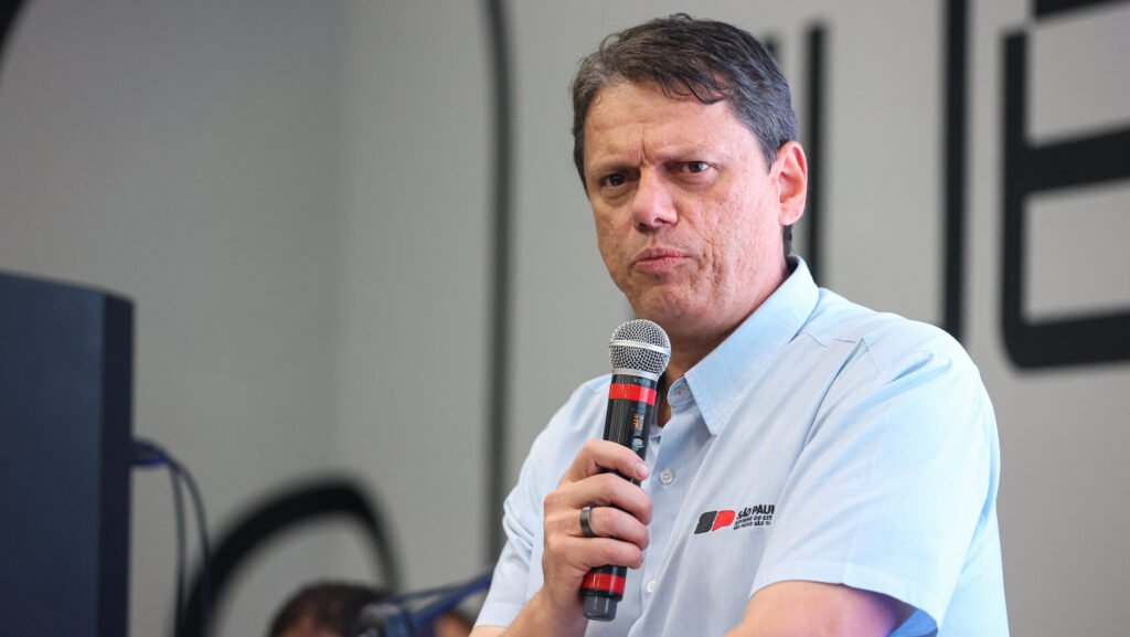 Tarcísio de Freitas (Republicanos): governador de São Paulo 'ainda não foi questionado', segundo deputado petista