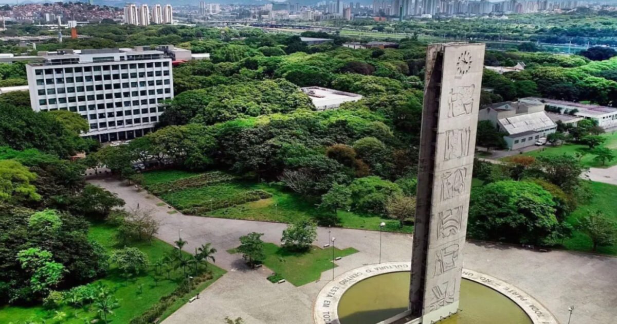 Funcionários da USP aprovam greve após criação de bônus para professores