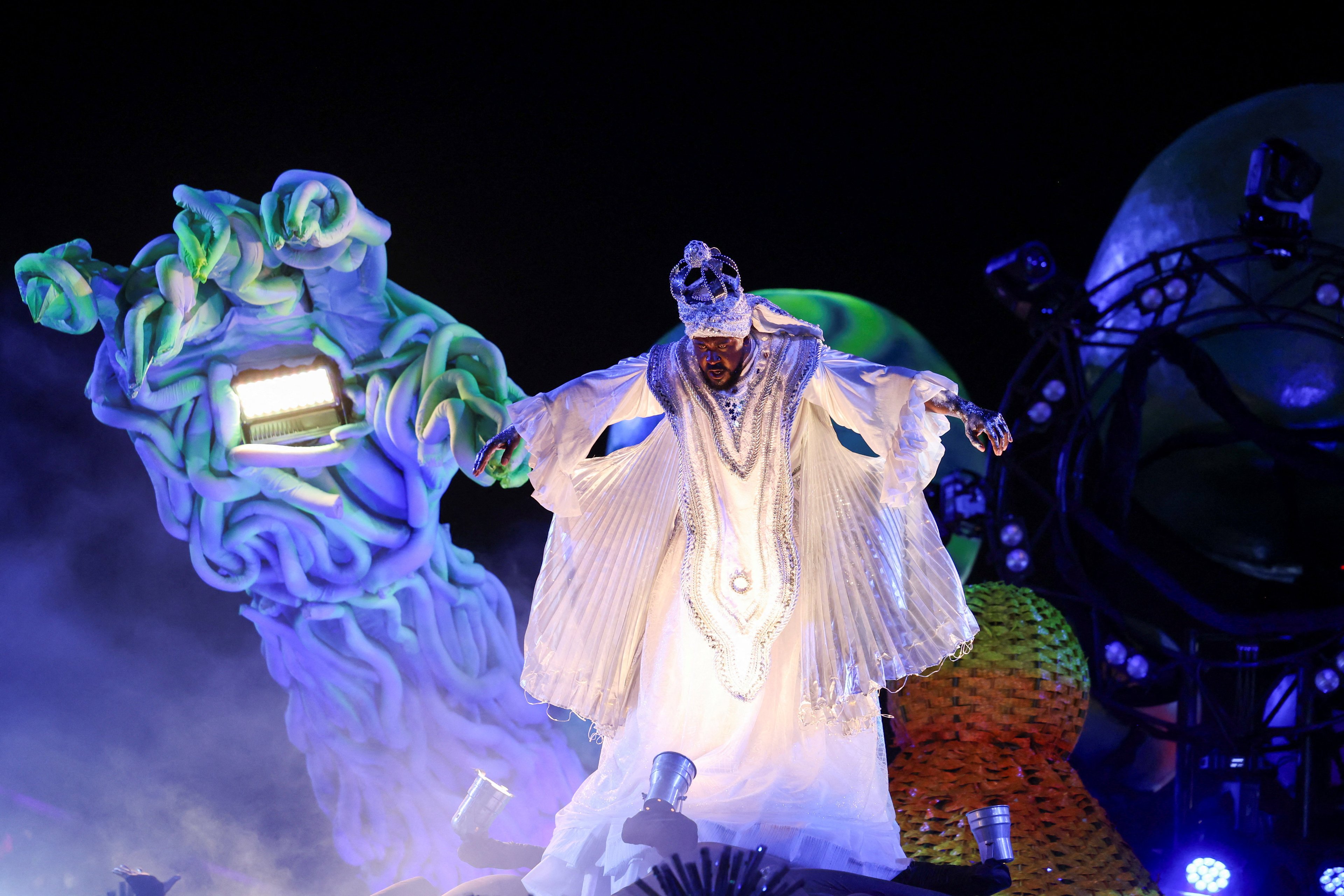 Detalhe de carro da Tuiuti em desfile na Sapucaí