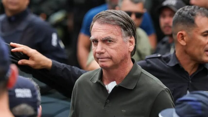 Bolsonaro pode deixar a UTI nas próximas 24 horas, diz hospital