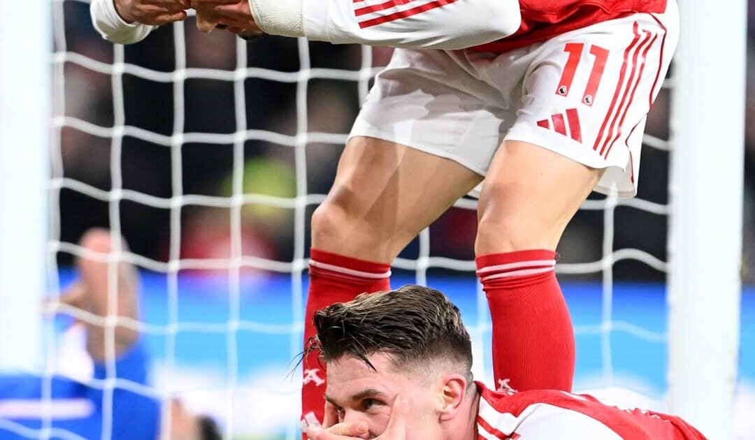 Arsenal vence Fulham e pressiona Manchester City na Premier League