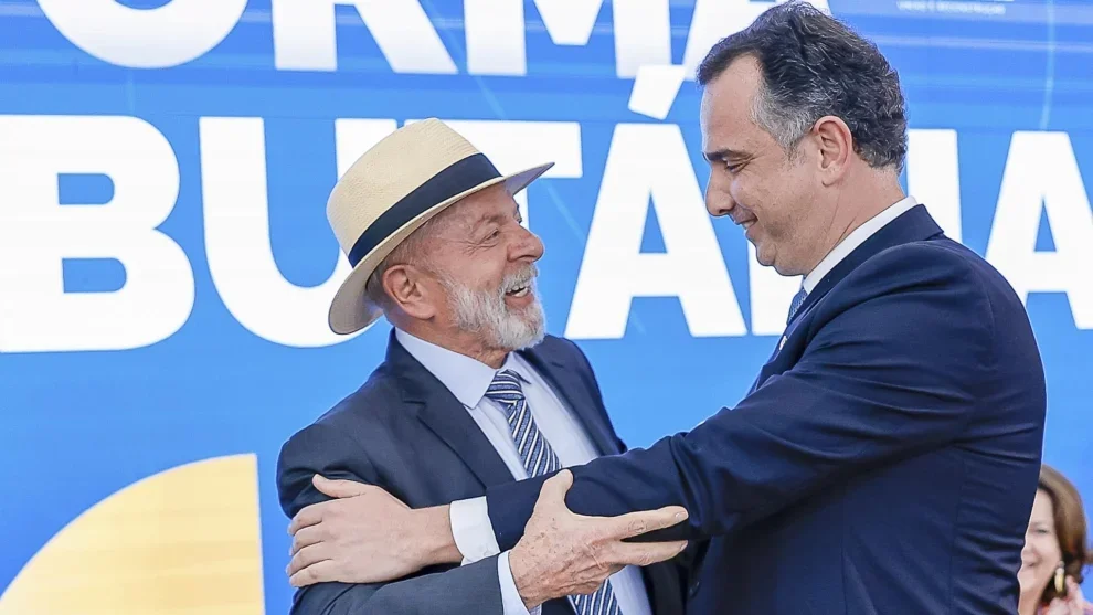 O presidente Lula (PT) e o senador Rodrigo Pacheco (PSD) durante agenda em Minas Gerais