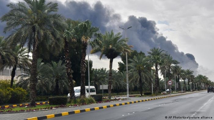 Irã nega negociações e mantém ataques aéreos a Israel e países do Golfo