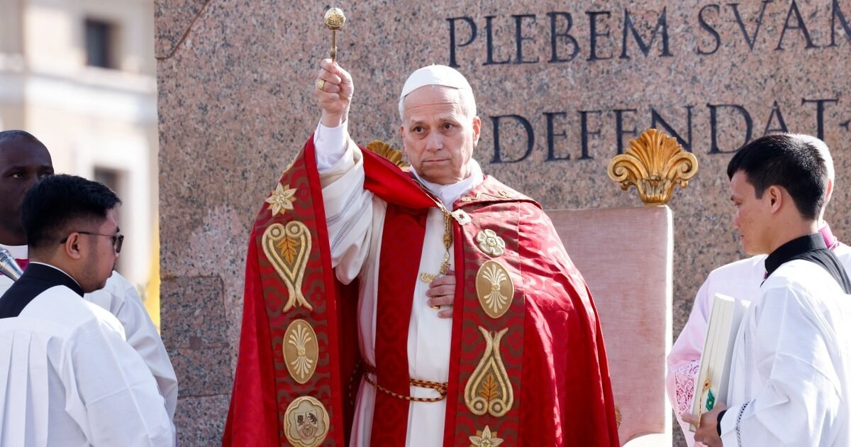 Papa Leão XIV diz que Deus rejeita orações de líderes que travam guerras