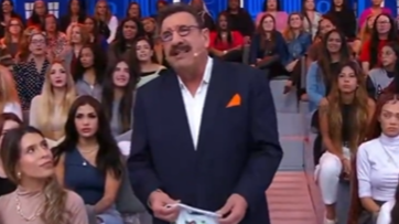 Ratinho diz que fica preocupado ao ver homens se beijando: ‘Saiu do mercado’