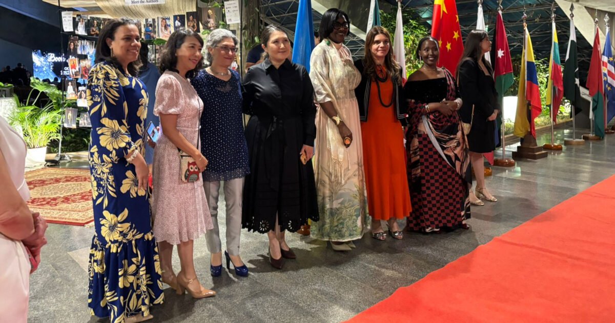 Livro escrito por mulheres de diplomatas terá renda revertida para projetos sociais