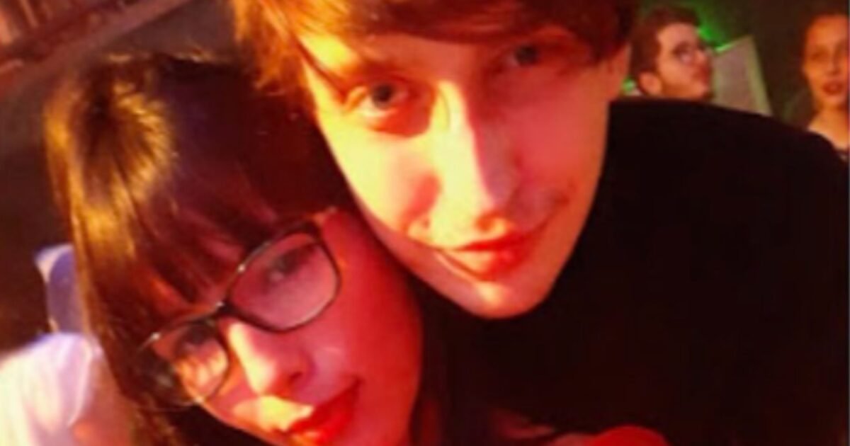 Jovem diz ser ex-namorada de Felca e o acusa de abuso psicológico