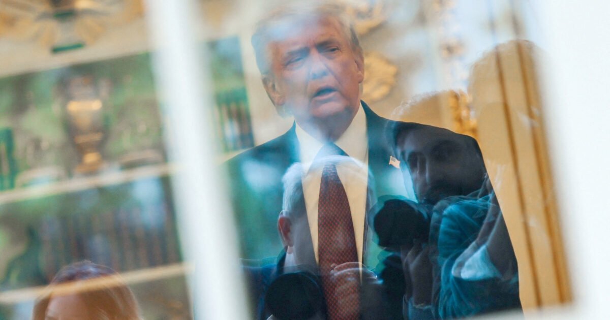 Trump volta a criticar papa sobre guerra no Irã