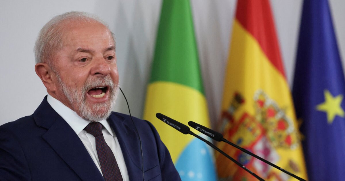 Lula ignora derrota na indicação de Messias em cerimônia com ministros no Planalto