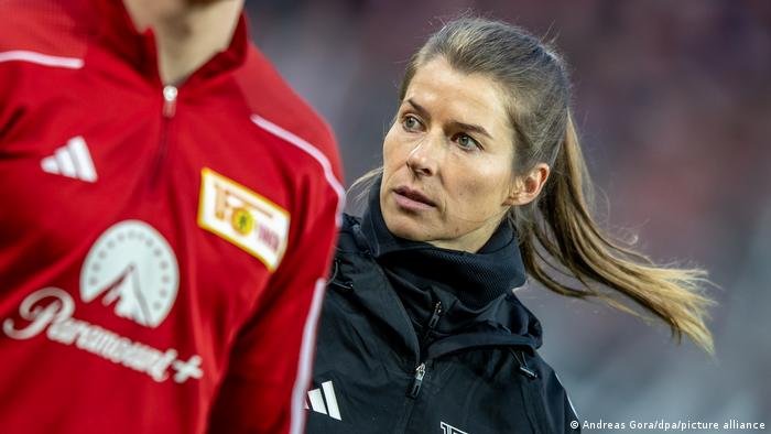 Alemanha tem primeira técnica mulher do futebol de elite europeu