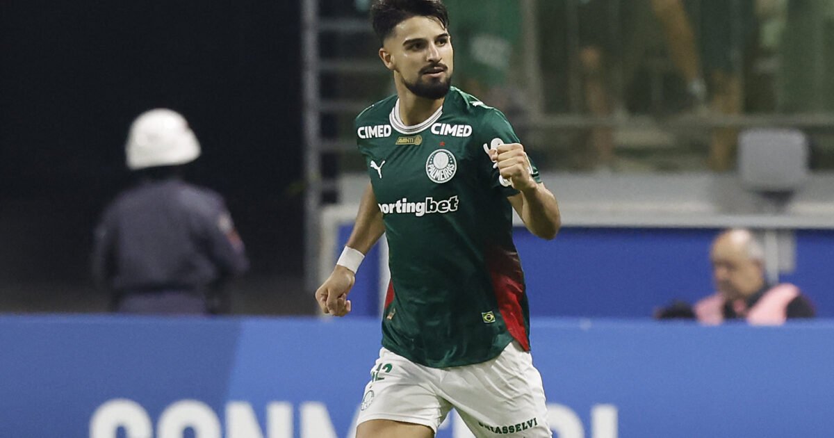 Palmeiras sofre, mas bate Sporting Cristal e conquista 1ª vitória na Libertadores