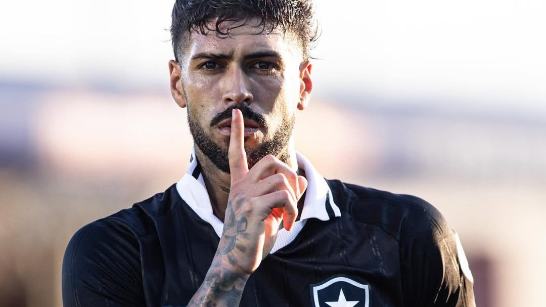 Palmeiras tem interesse na contratação de zagueiro Alexander Barboza, do Botafogo