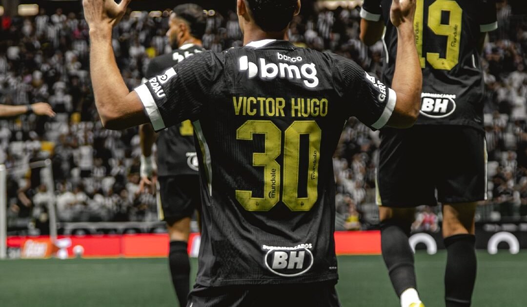 Atlético-MG vence Athletico-PR e sobe na tabela do Brasileirão