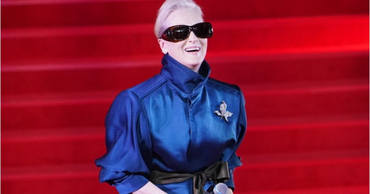 Meryl Streep usa sapato de designer brasileiro em tapete vermelho em Xangai