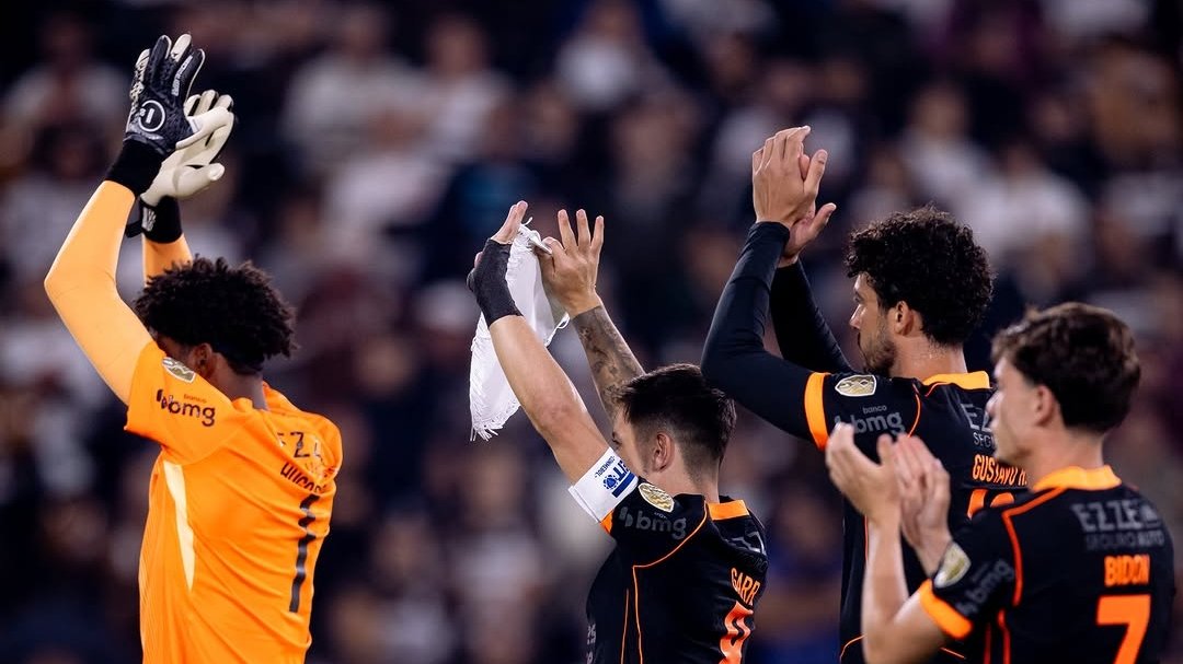 Corinthians vence Platense (2-0) na Argentina em sua estreia na Libertadores