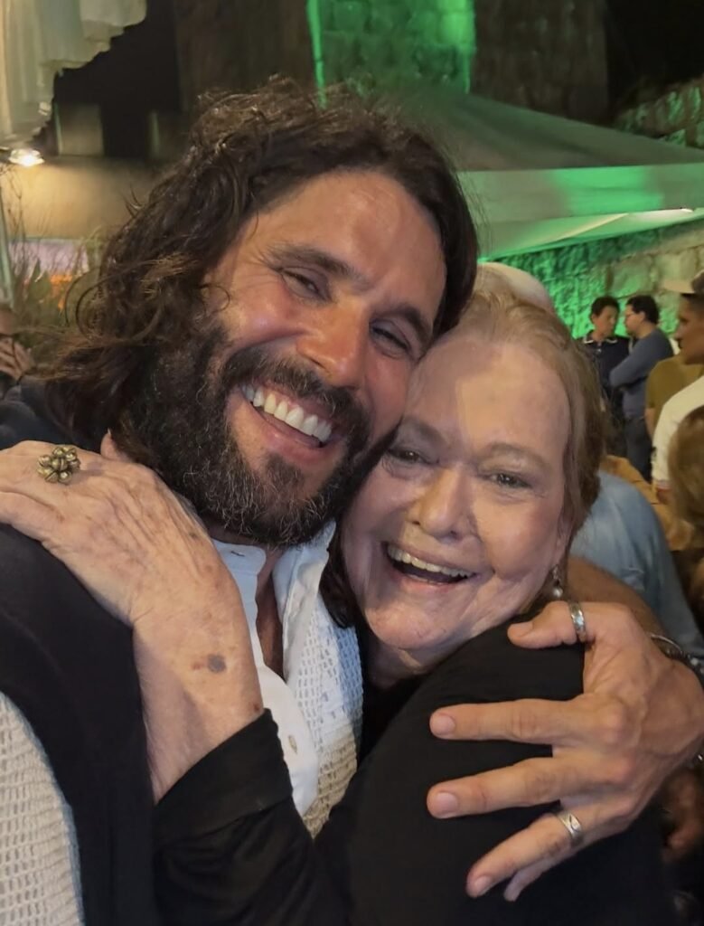 Dudu Azevedo nos bastidores da peça A Paixão de Cristo em Nova Jerusalém, durante a Páscoa de 2026