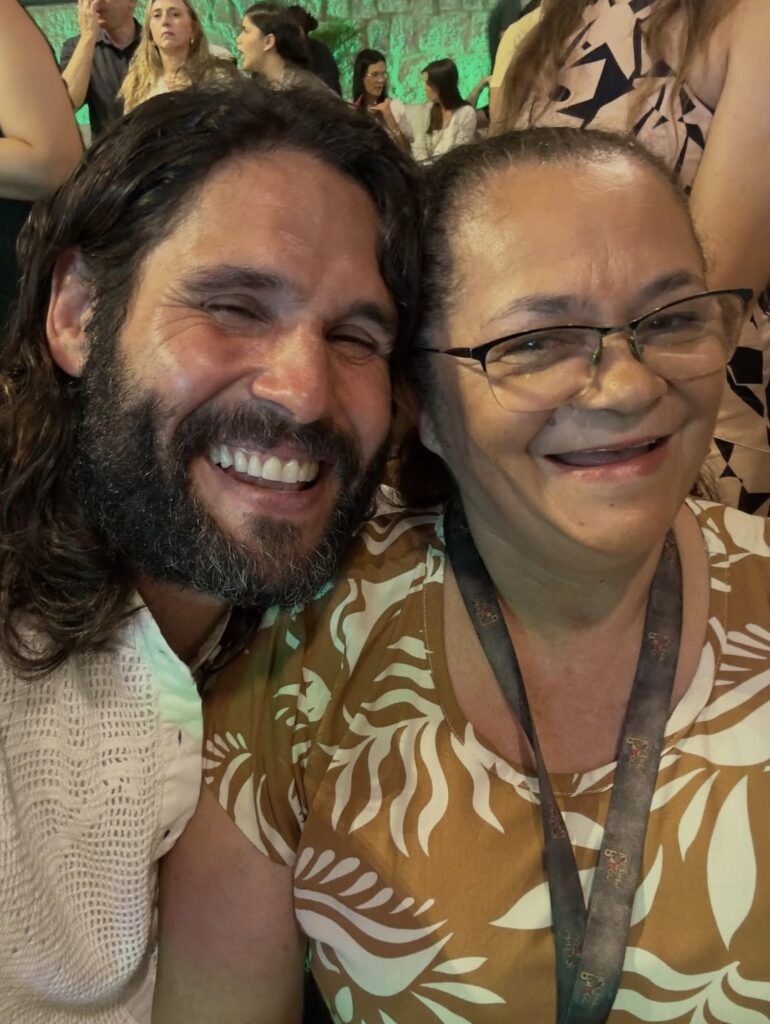 Dudu Azevedo nos bastidores da peça A Paixão de Cristo em Nova Jerusalém, durante a Páscoa de 2026