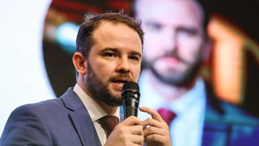 Durigan: temos que ser duros ao regular as bets; proibição p